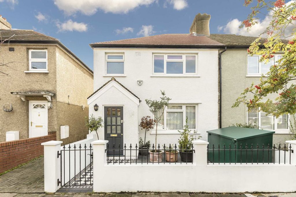 Property photo 1 of 8