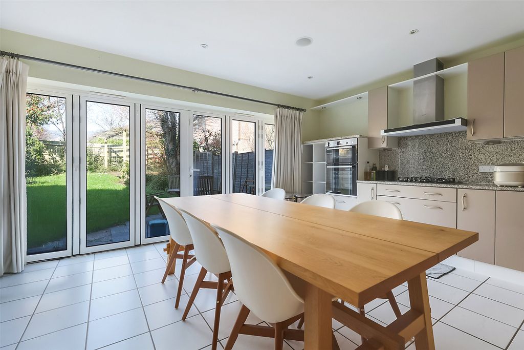 Property photo 2 of 14 Picture No. 25