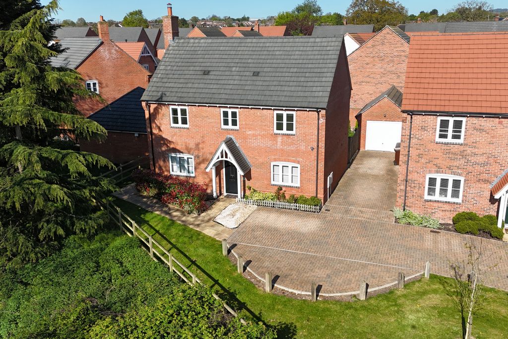 Property photo 1 of 28 Fronthouse