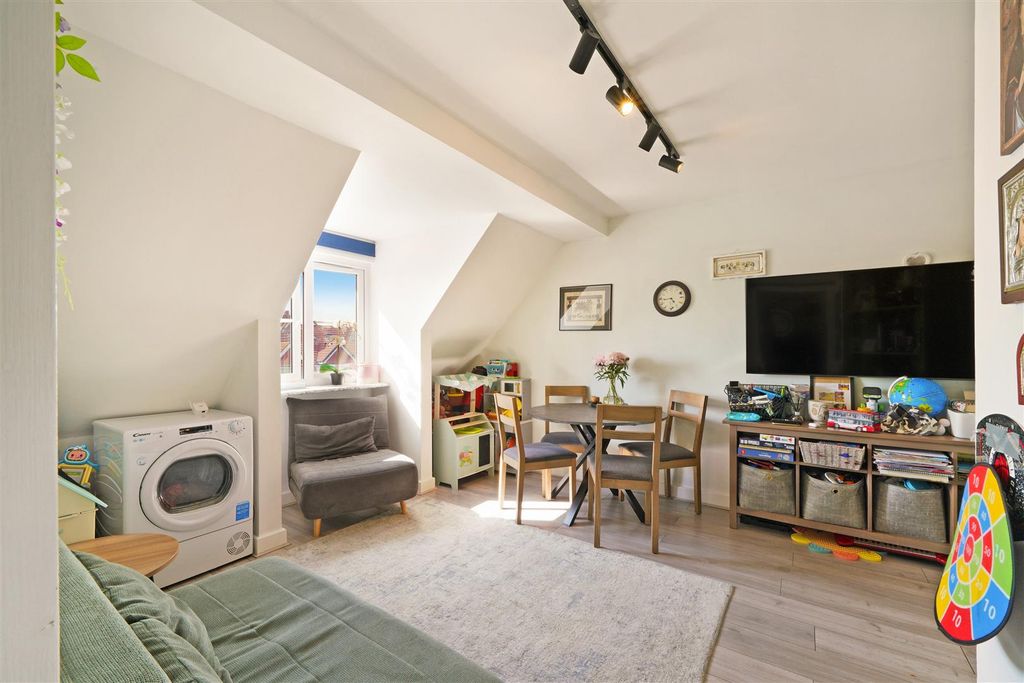 Property photo 1 of 8 Flat 5, 138 Maybank Avenue - 8Ys1Krcjdskc2Dxliboh.
