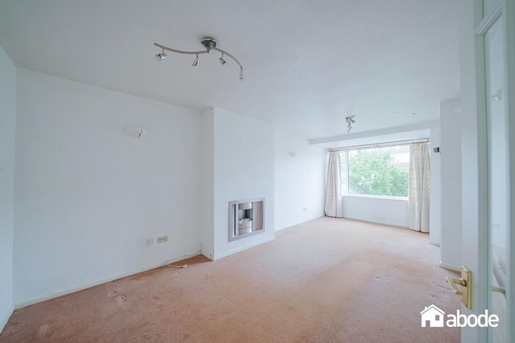 Property photo 3 of 24