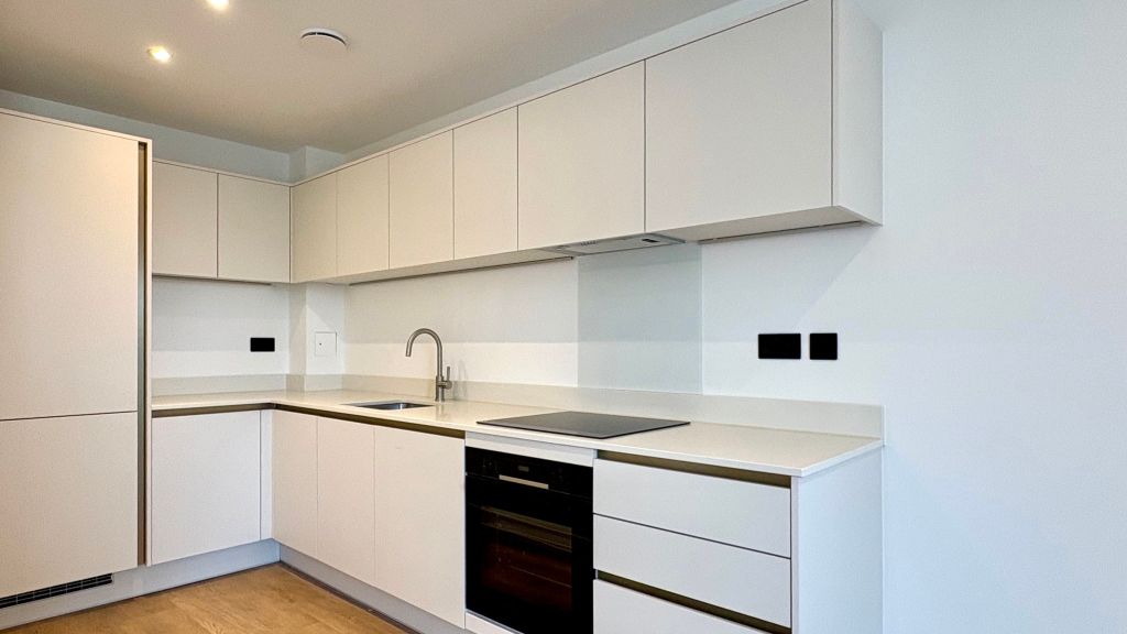 Property photo 2 of 18 Kitchen