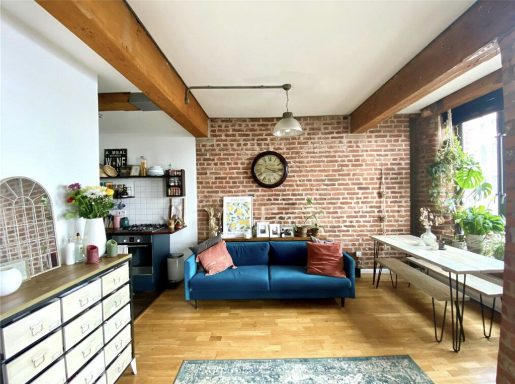 Property photo 2 of 6 2. Living.Png