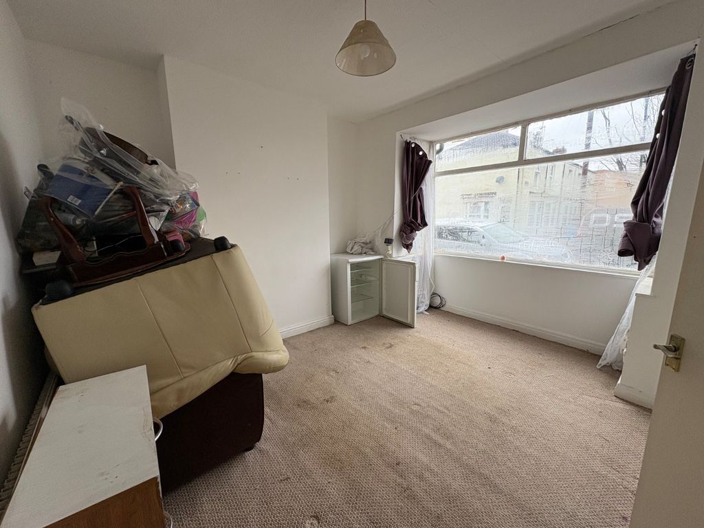 Property photo 2 of 9 Lounge