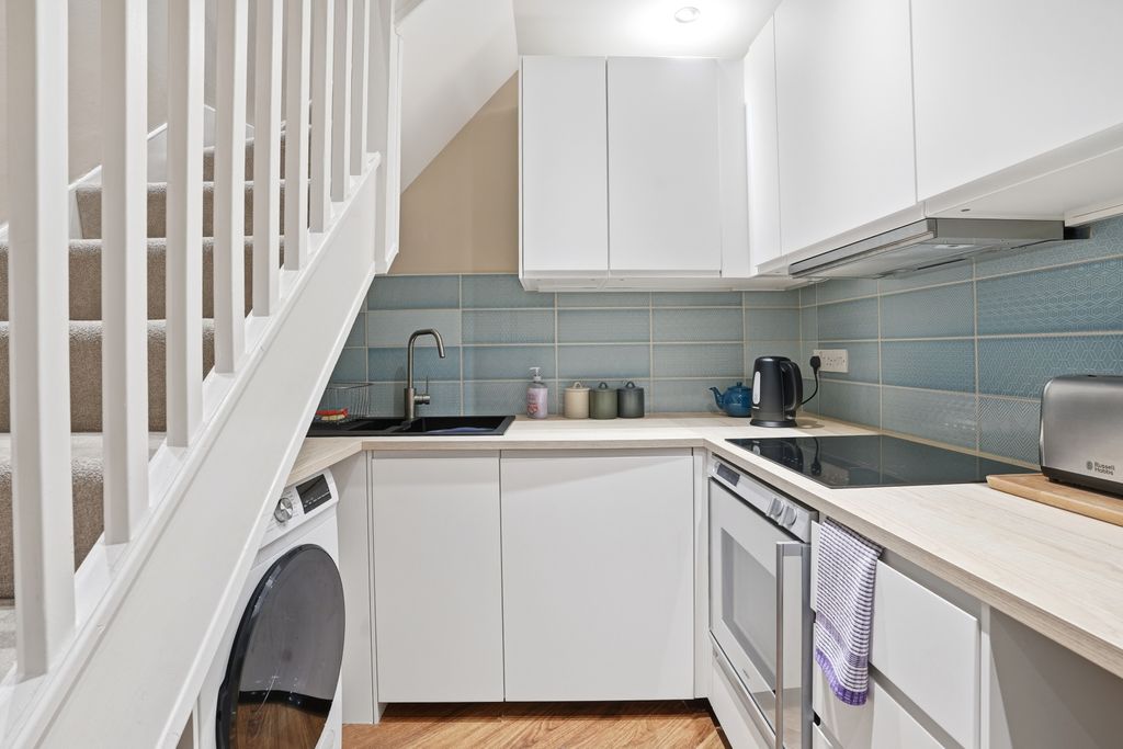 Property photo 3 of 12 Dsc05484