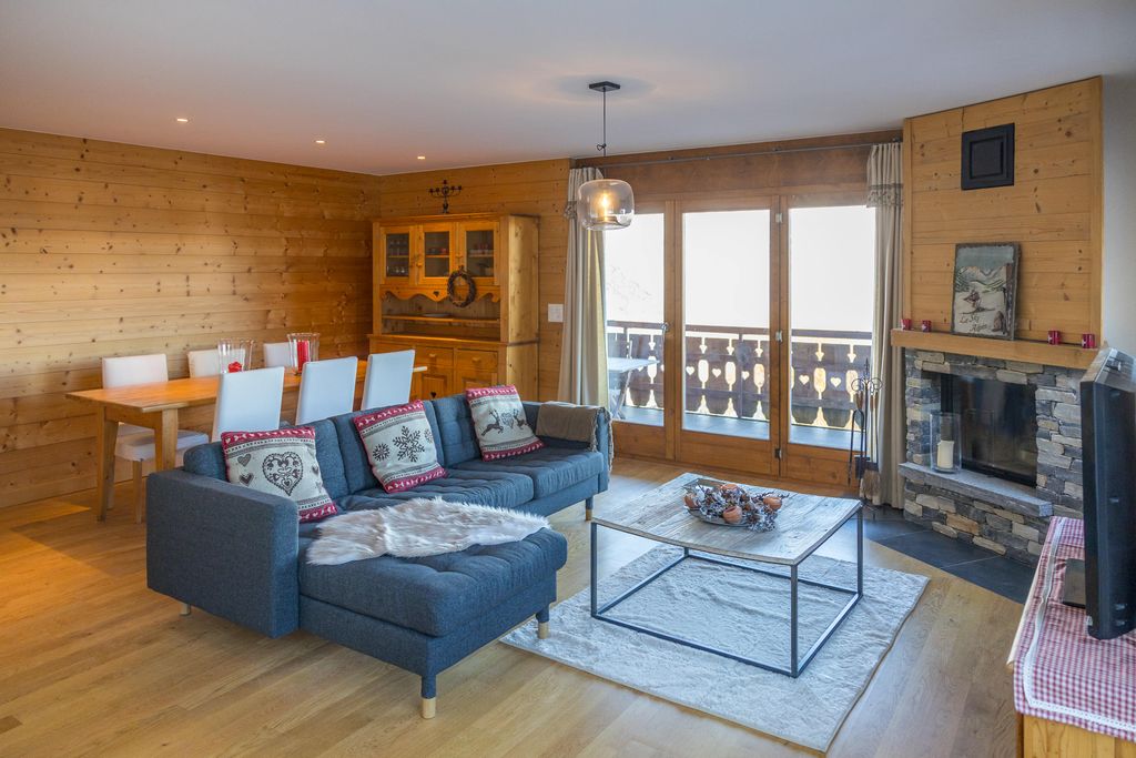 Property photo 1 of 31
