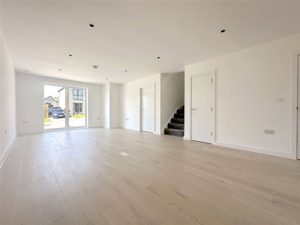 Property photo 3 of 16 Living/Dining Area