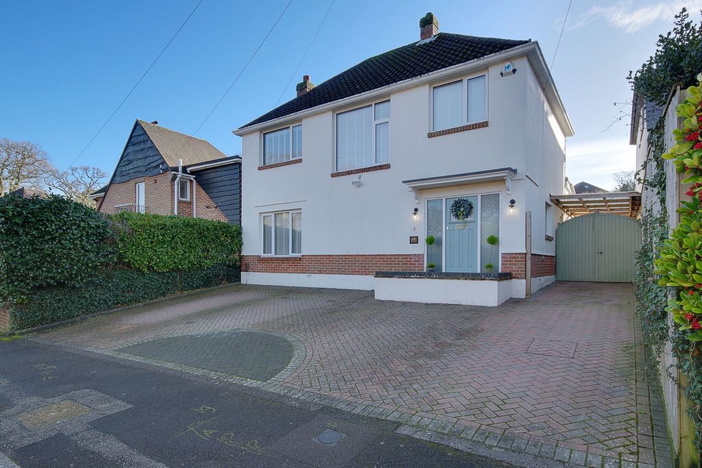 Property photo 1 of 68