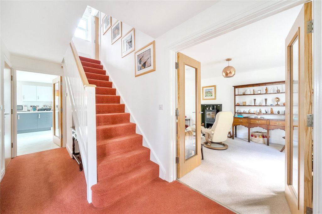 Property photo 2 of 15 Entrance Hall