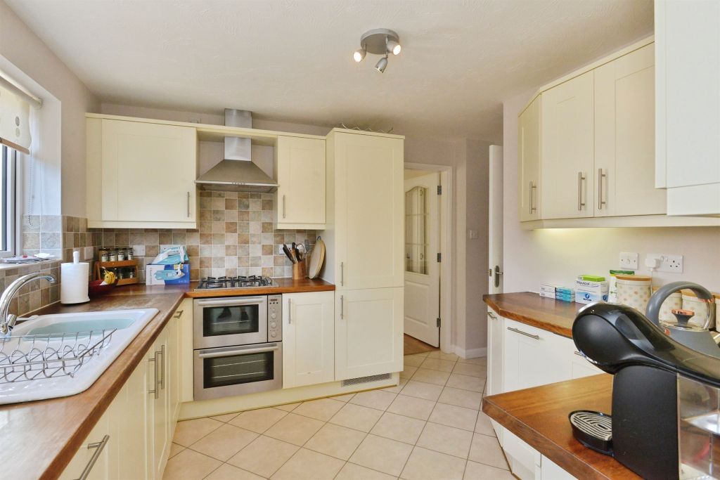 Property photo 2 of 24