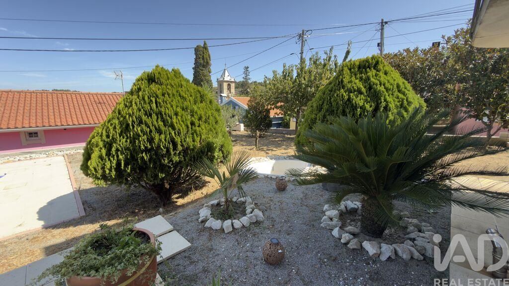 Property photo 3 of 40