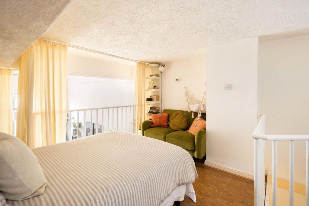 Property photo 3 of 26 Mezzanine Bedroom