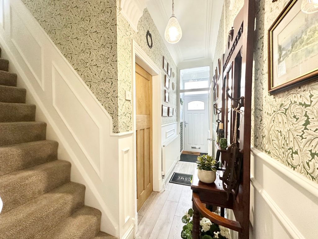 Property photo 3 of 21 Hallway