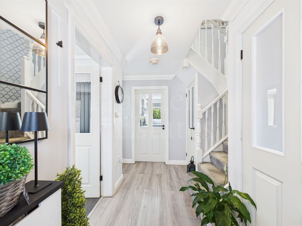 Property photo 2 of 35