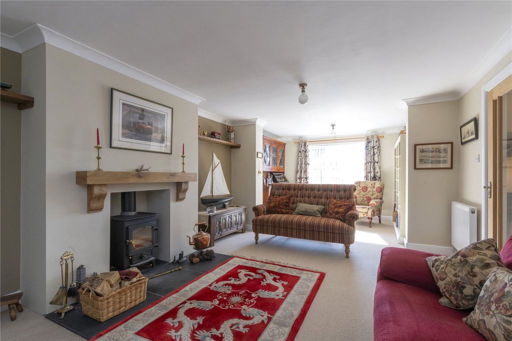 Property photo 3 of 27 Sitting Room