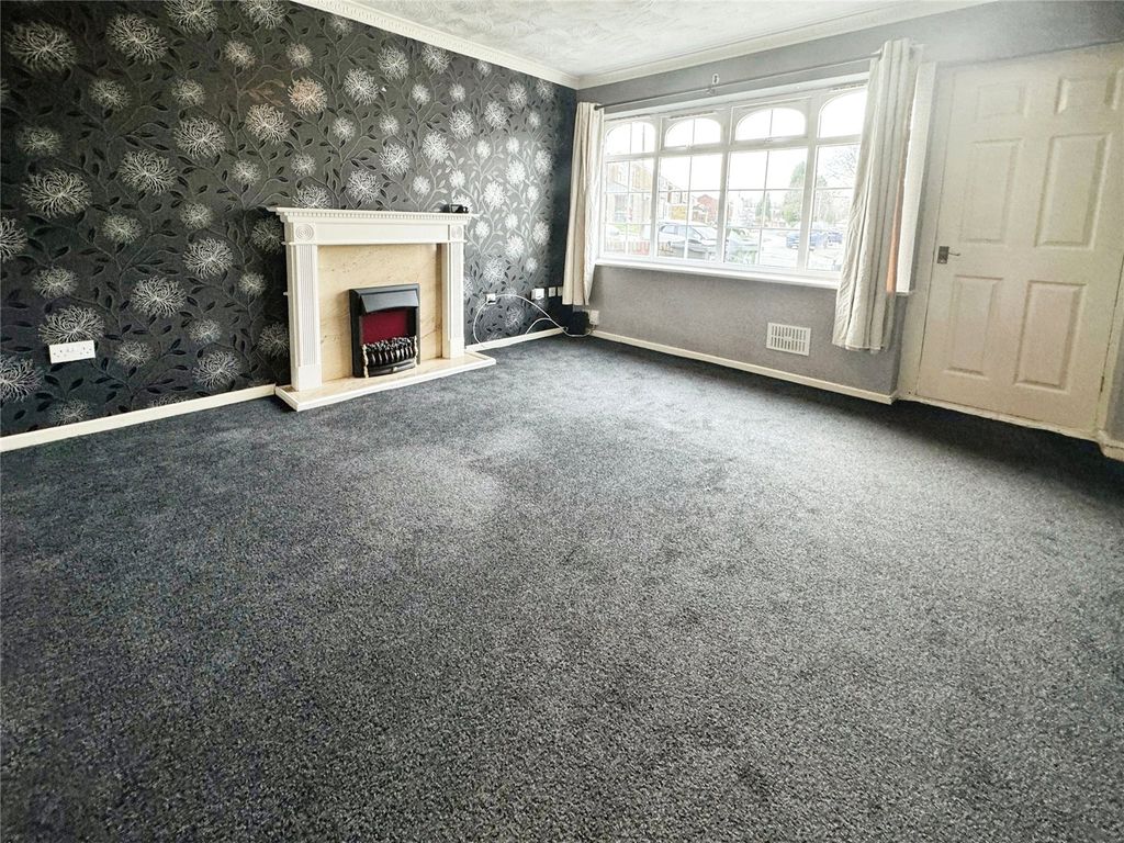 Property photo 3 of 6 Living Room