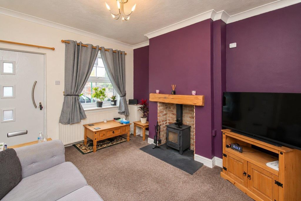Property photo 2 of 9