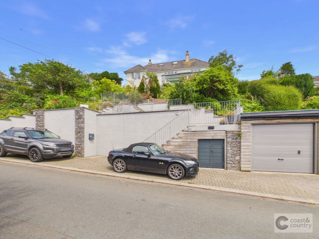 Property photo 1 of 26