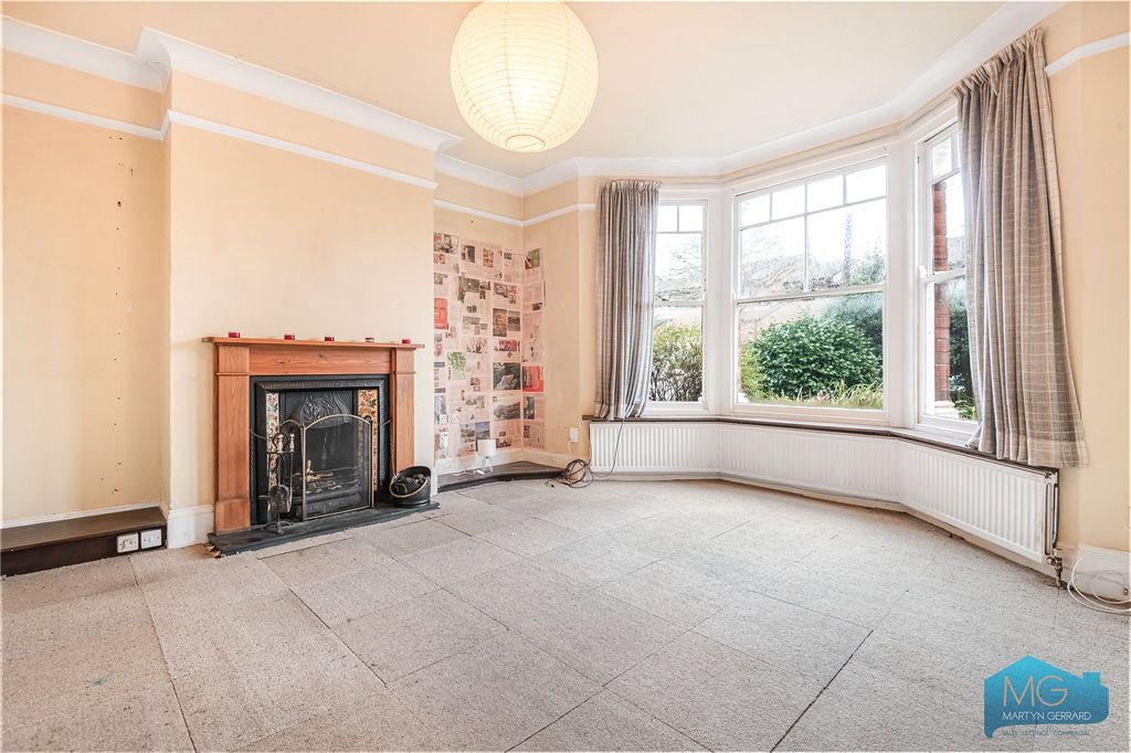 Property photo 2 of 25 Picture No. 11