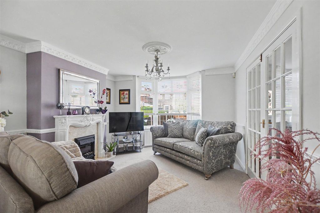 Property photo 2 of 24 Lounge/Diner