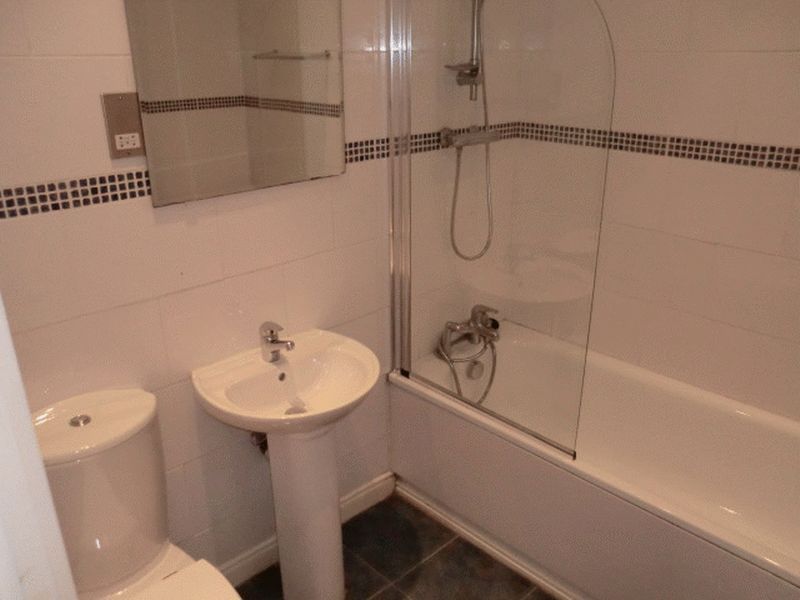 Property photo 3 of 16 Bathroom