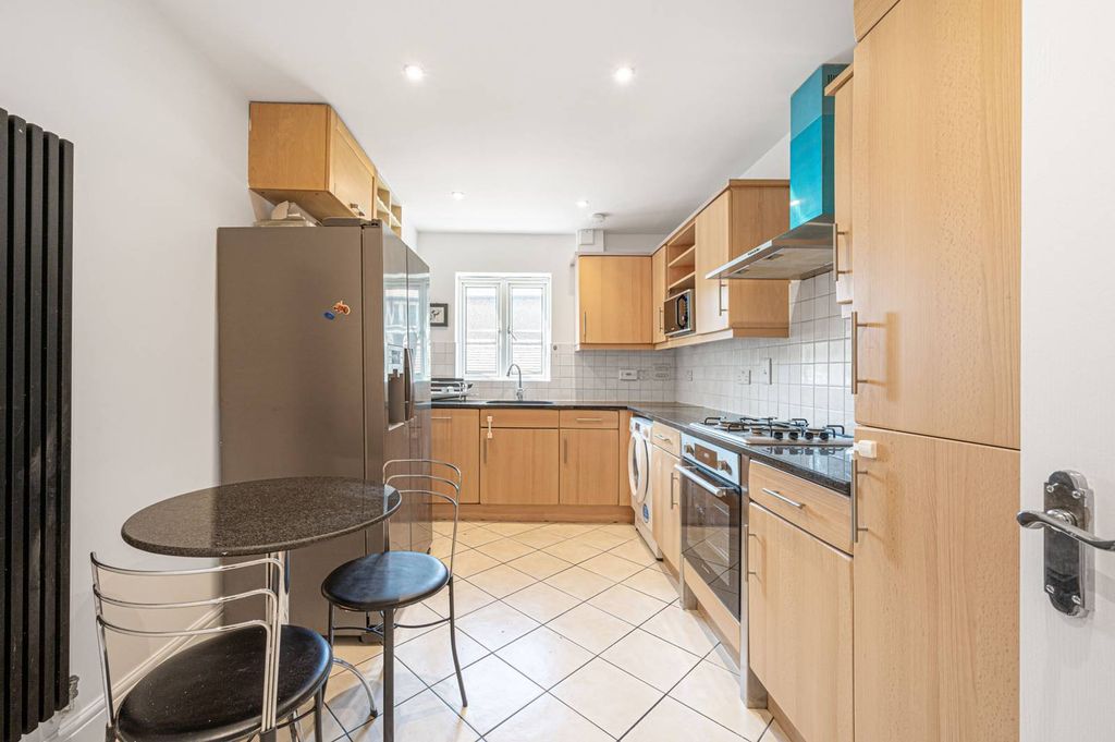 Property photo 3 of 7