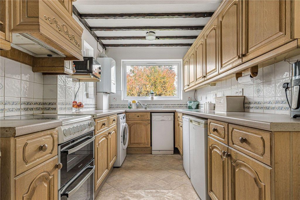 Property photo 2 of 24 Picture No. 15