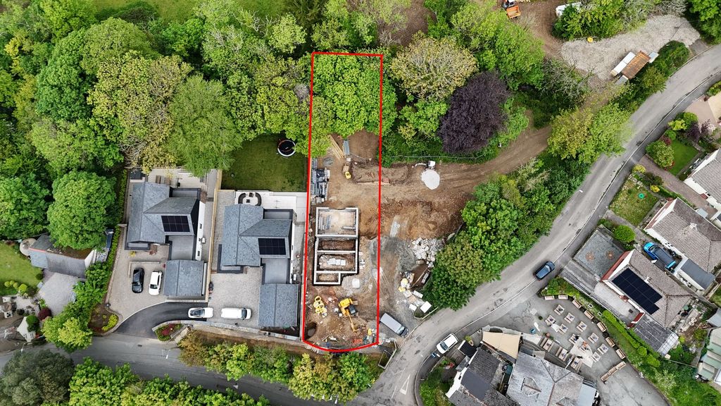 Property photo 3 of 12