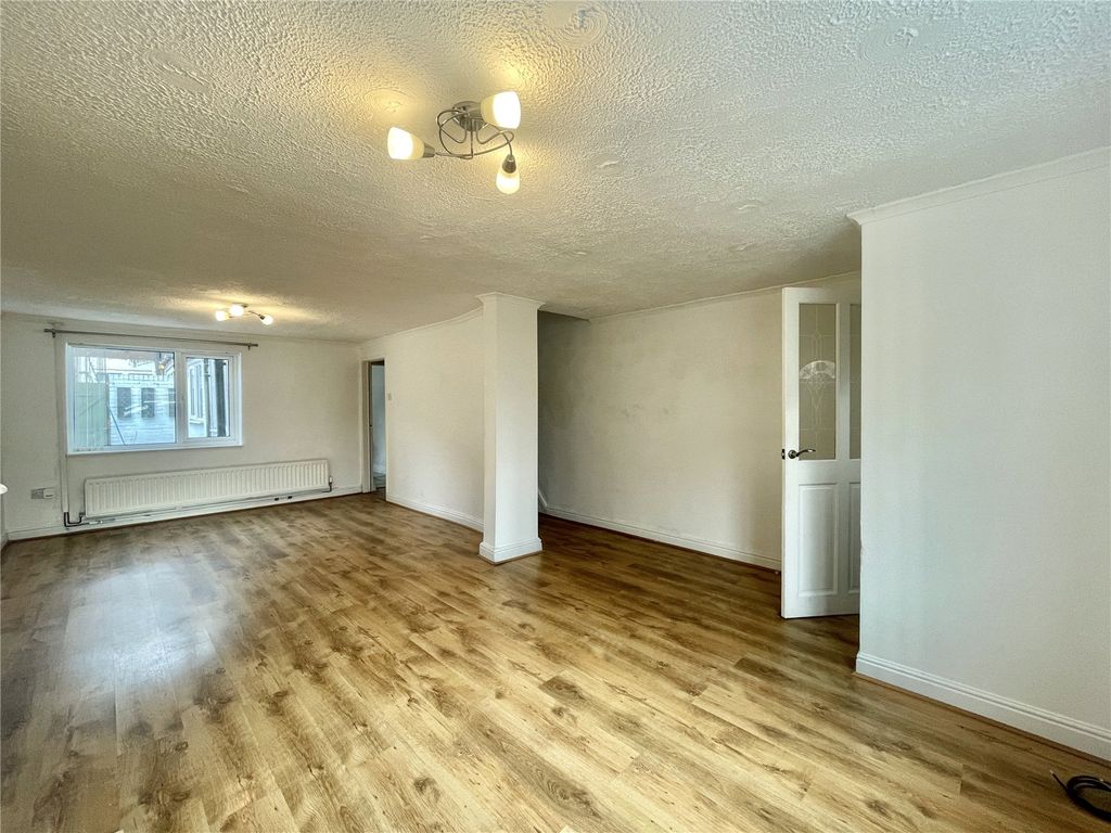 Property photo 3 of 16 Picture No. 29