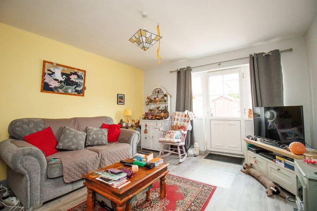 Property photo 3 of 11
