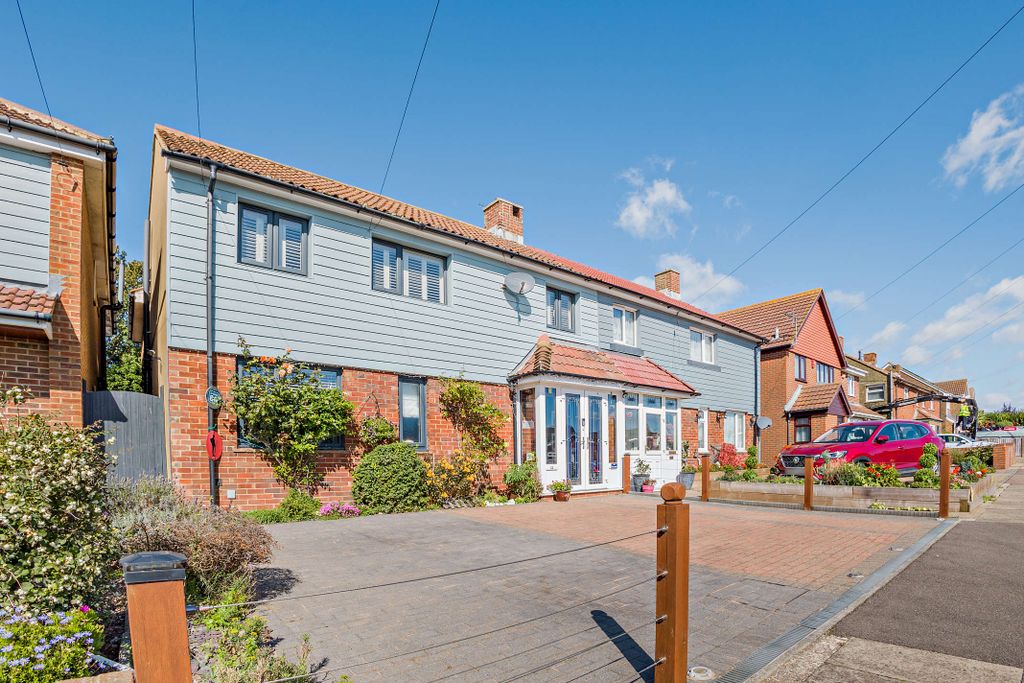 Property photo 1 of 41