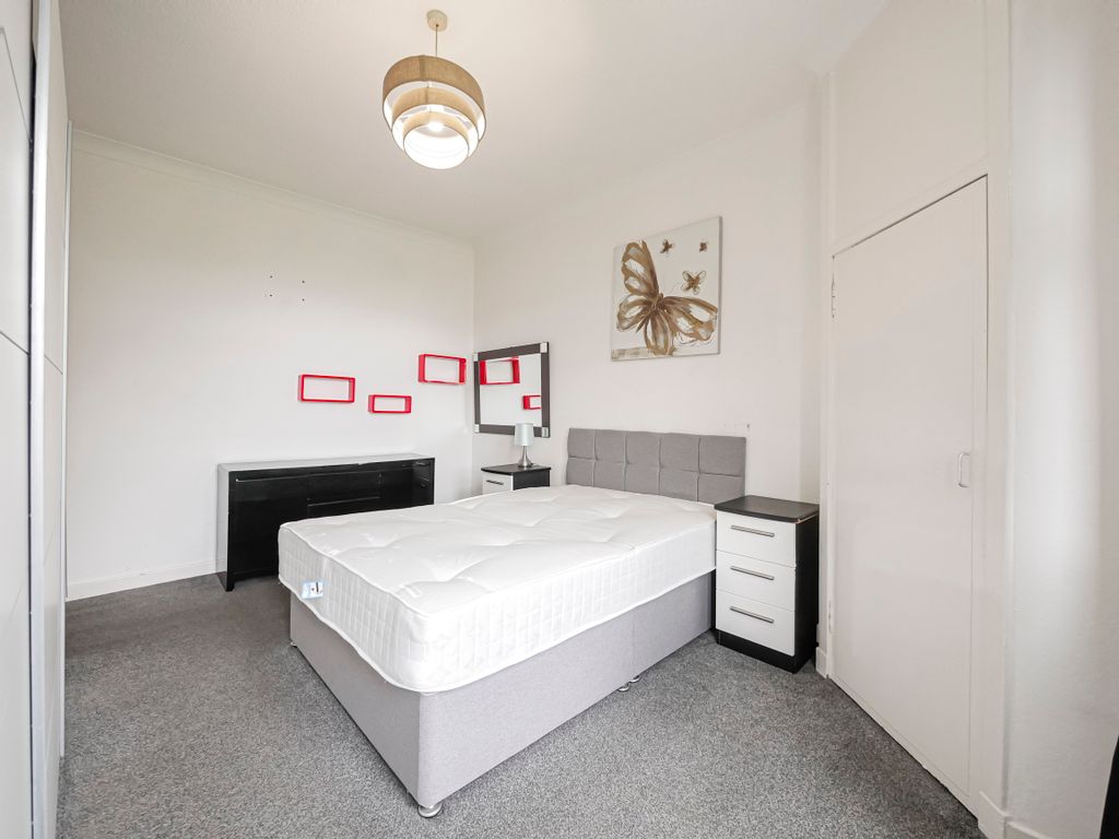 Property photo 3 of 12 Bedroom 1-2