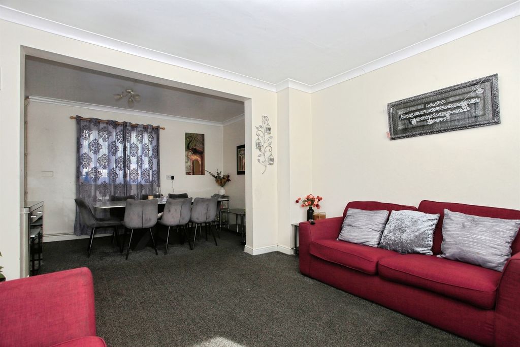 Property photo 2 of 14