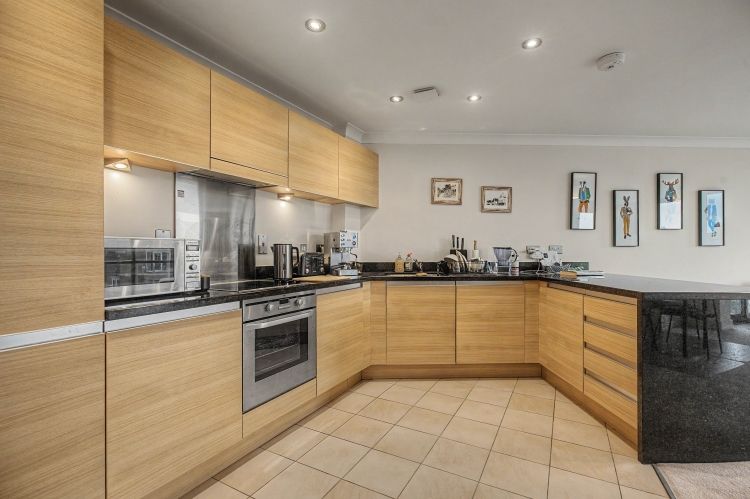 Property photo 3 of 9 330270