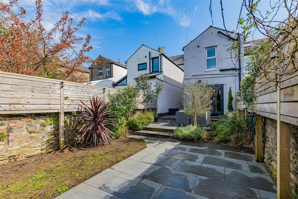 Property photo 2 of 27 20 (3 Of 27).Jpg