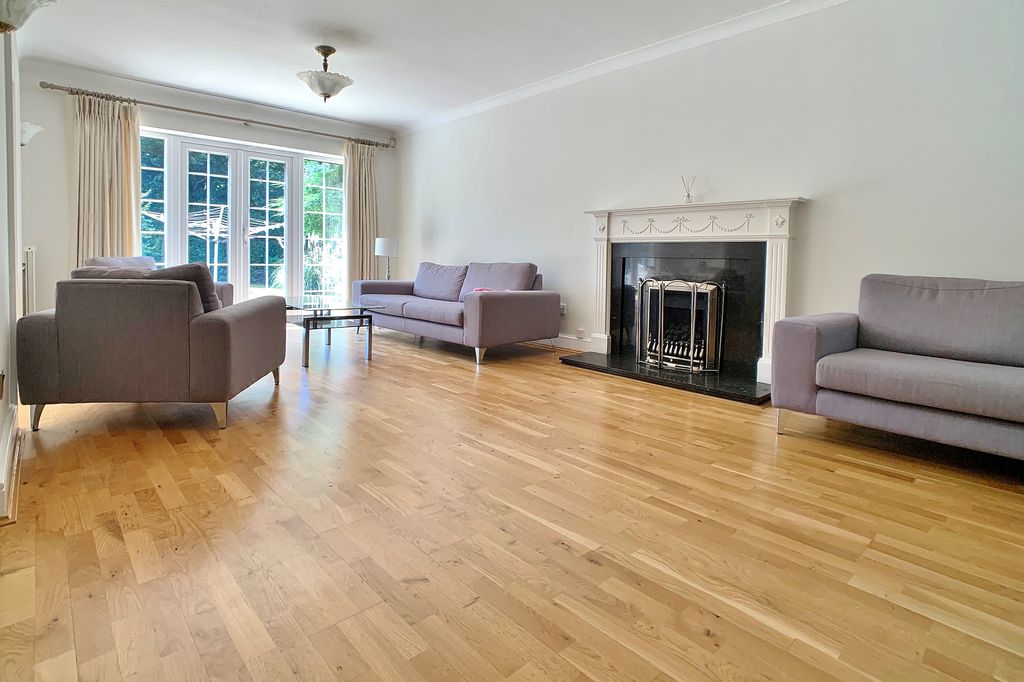 Property photo 2 of 17 Photo 02