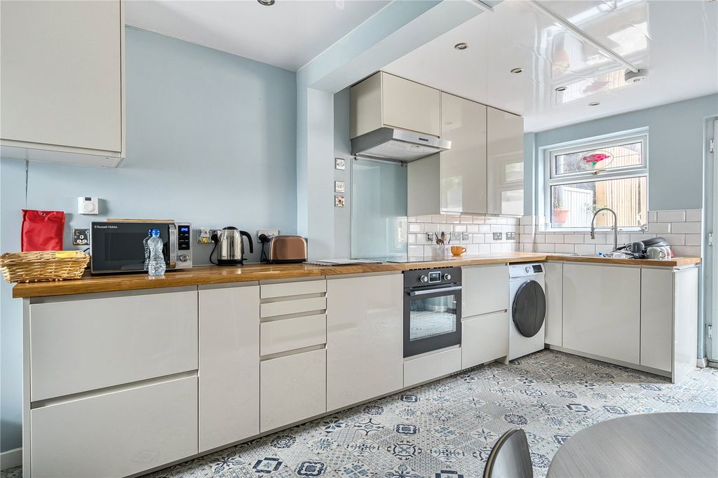 Property photo 2 of 13 Picture No. 10