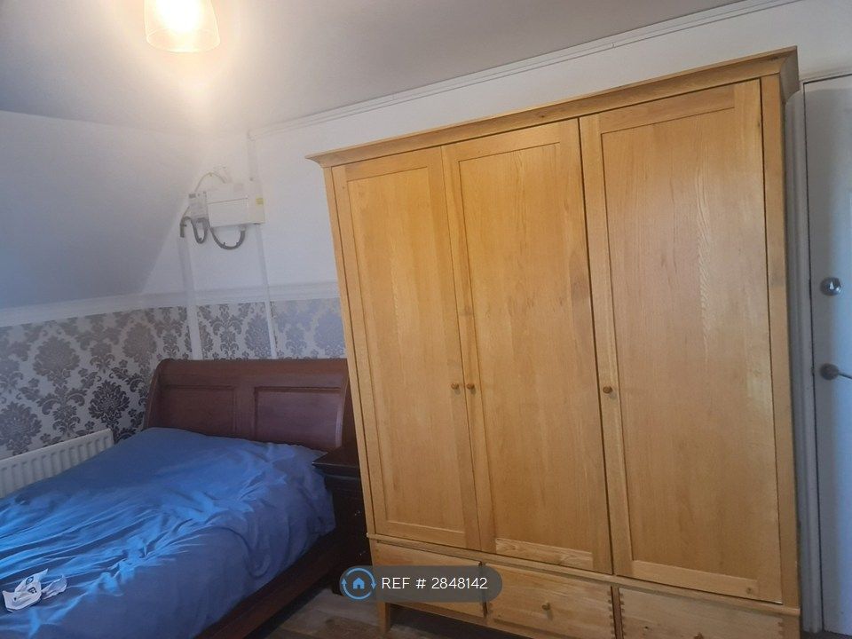 Property photo 2 of 7 Treeple Wardrobe