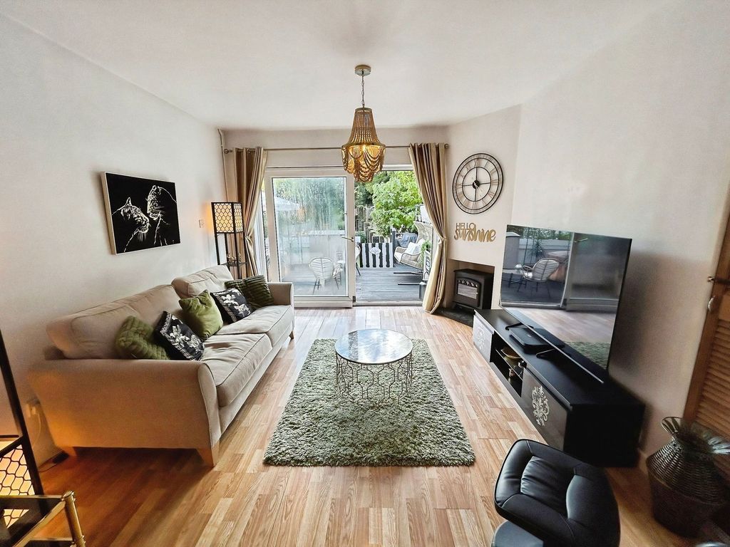 Property photo 3 of 48