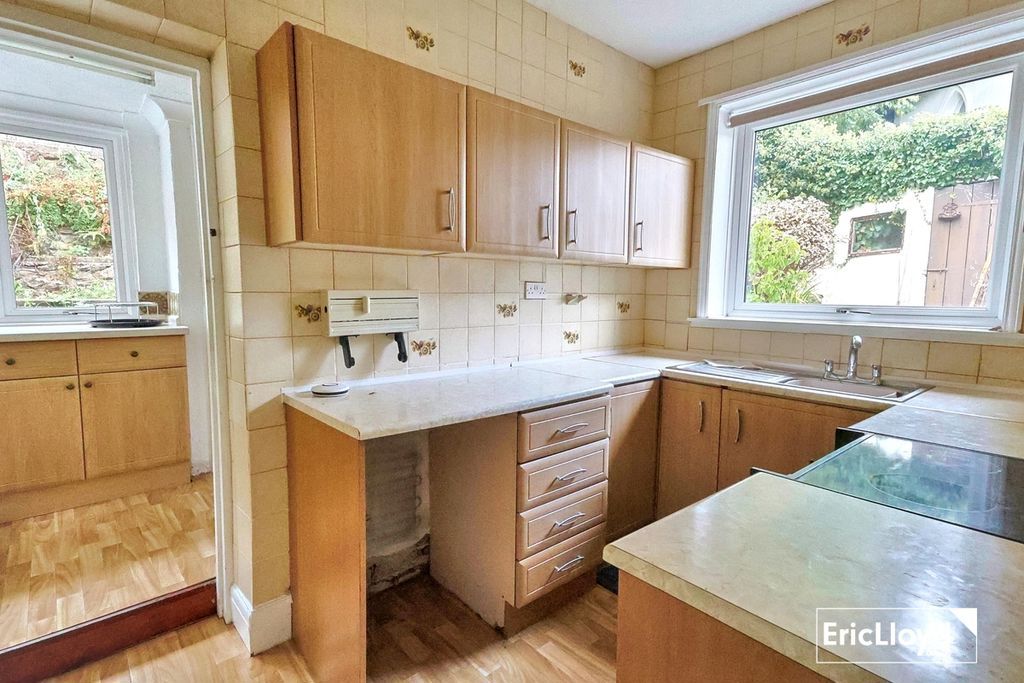 Property photo 3 of 19 Photo 10