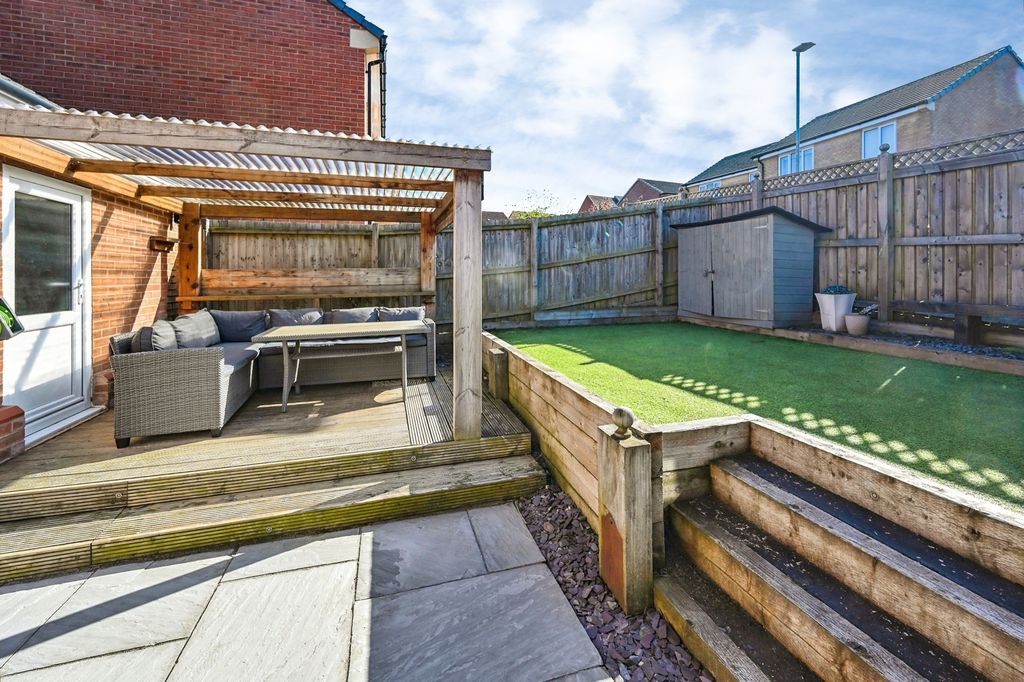 Property photo 3 of 25 Garden