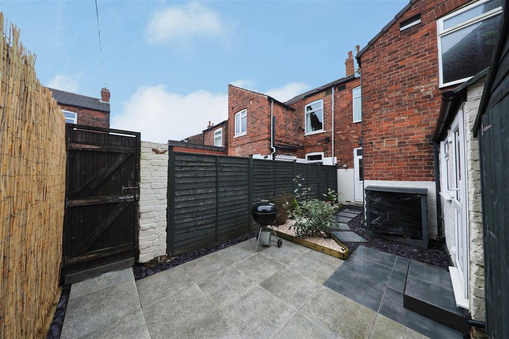 Property photo 3 of 20 Outside