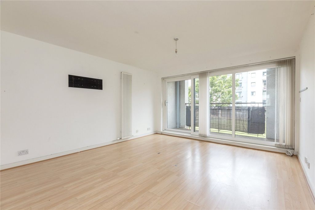 Property photo 3 of 18 East Pilton Farm