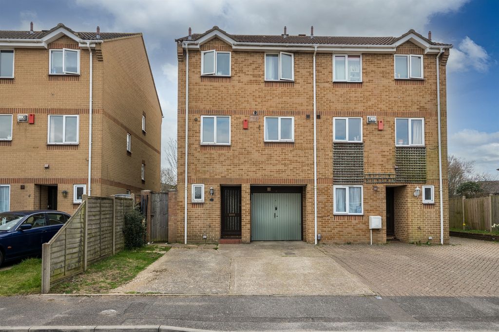 Property photo 1 of 27