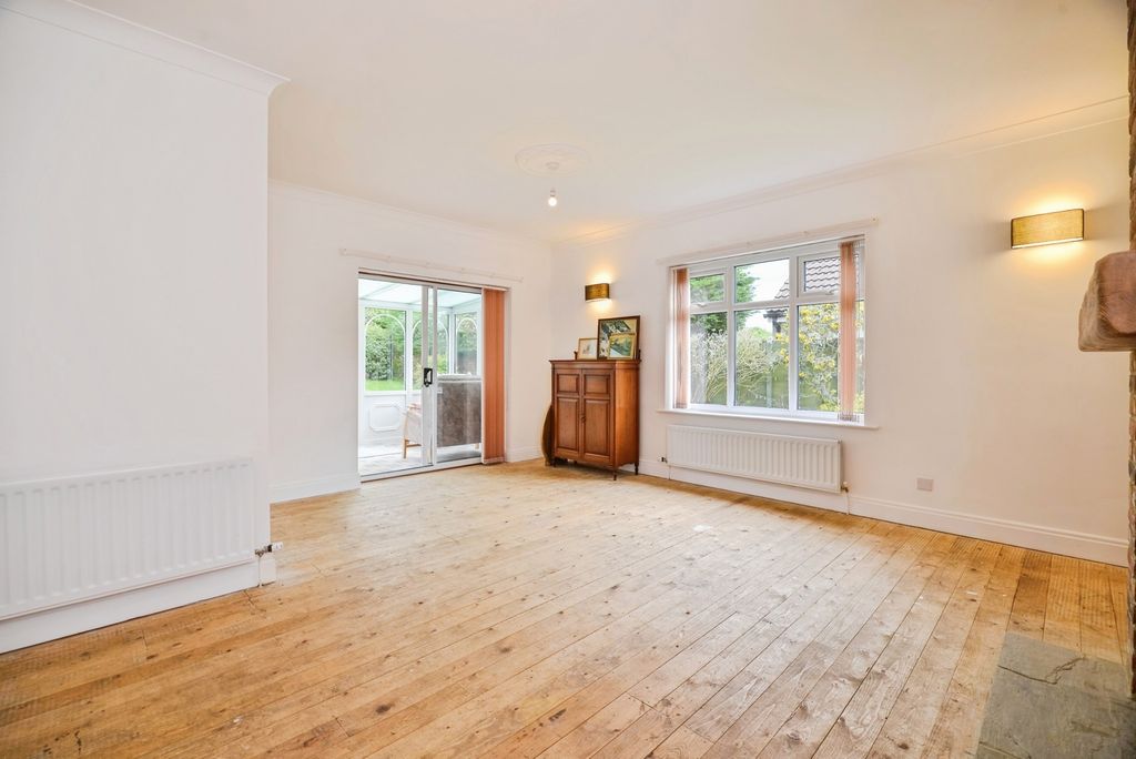 Property photo 3 of 25 Pbox-Img.Jpg