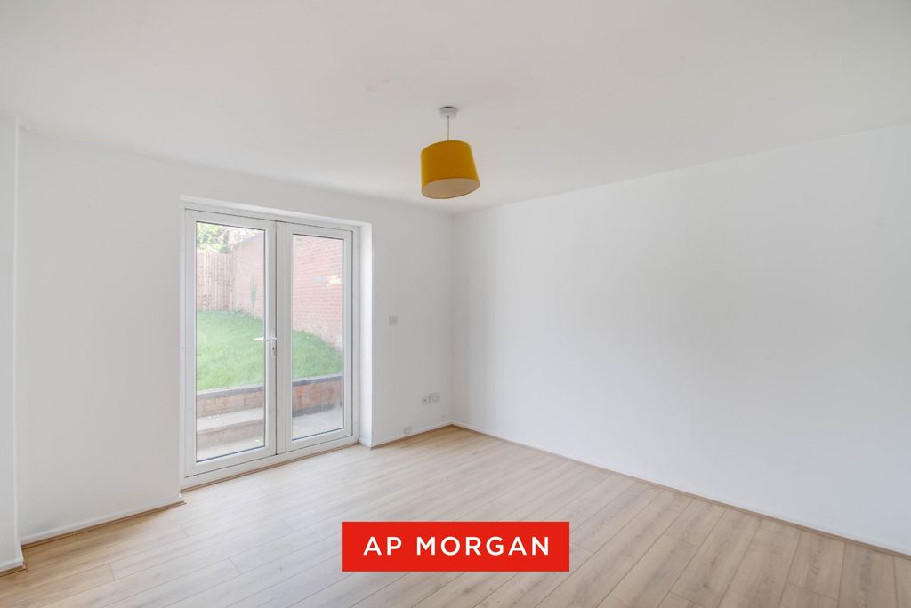 Property photo 2 of 18 Picture No. 25