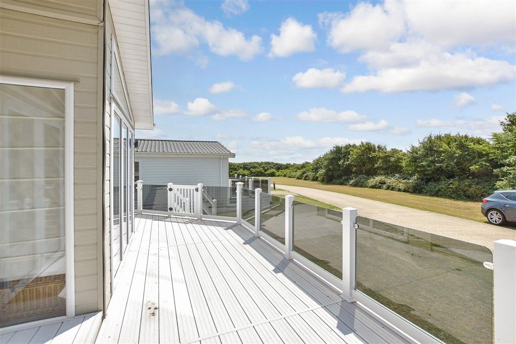 Property photo 3 of 16 Balcony / Terrace