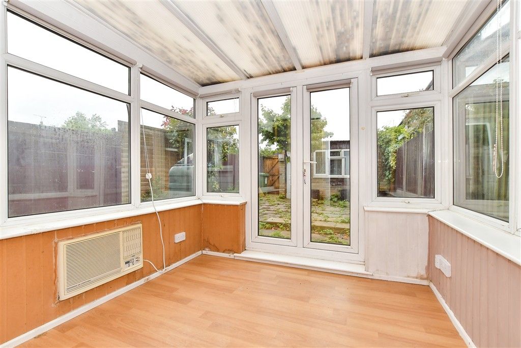 Property photo 3 of 19 Conservatory