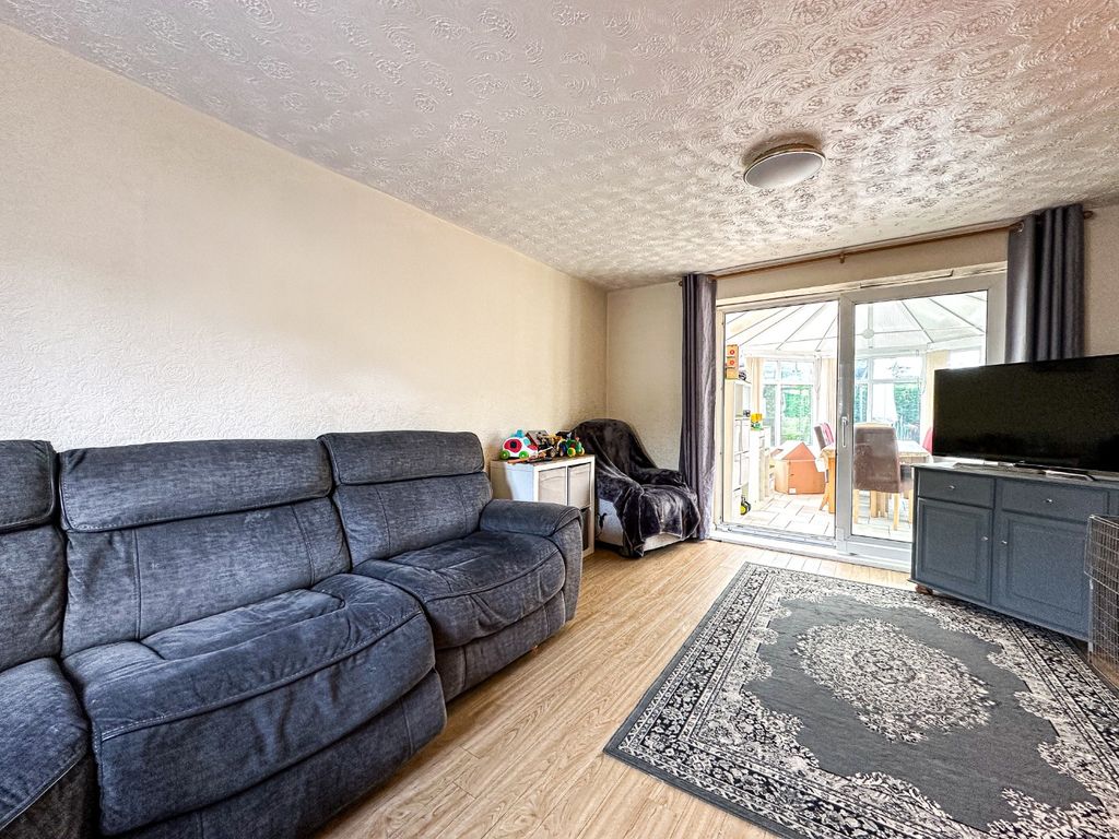 Property photo 3 of 20 4424306