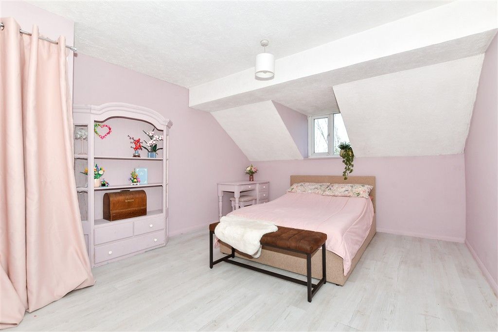 Property photo 1 of 11 Bedroom 1